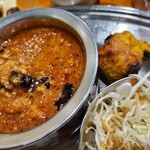 ガンディー - ナスとひき肉カレー