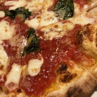 パージナ イタリアン ファイアワークス プラス カフェ ～薪焼きイタリアンとワイン～ - 表はこんがり焼けてました