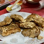 中華料理 菜来軒 - 揚げレバーはしっかり味のプリプリ