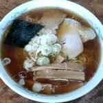 鈴木屋 - 料理写真:中華そば 中盛(860円也) 変わらぬ味わいが嬉しい♪