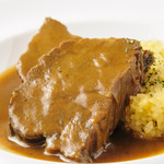 テラ マッティーナ - 牛のスネ肉をじっくりと煮込んだ一品