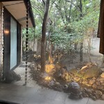 ステーキ懐石都 春日 - 庭