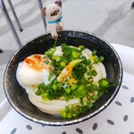 須崎食料品店 - うどん小　温泉玉子トッピング