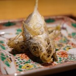 日本料理FUJI - 軽やかな食感に香ばしい風味が立ち上がり、塩気を煌めかせれば旨さの余韻をも残す。