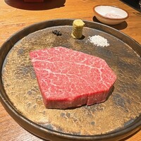 和牛とタン 焼肉 とみ 新橋本店 - 