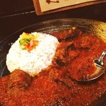 Mikazuki Curry SAMURAI.原点 - 前回売切れだった赤ワイン煮込みのラムカレー☻美味しかったけどラム臭さがなくなっちゃってたからわたし的にはノーマルのラムカレーの方が好み♡