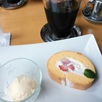 ネネ・グース・カフェ - ﾁｷﾝとじゃがいものｶﾚｰﾄﾞﾘｱ(少なめ·900円)☆ﾄﾞﾘﾝｸ☆少なめにした分ﾃﾞｻﾞｰﾄ付に(＋200円)☆3/25