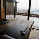 徳山鮓 - 余呉湖をのぞむテーブル