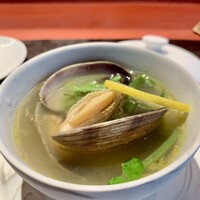 Ji-Cube - アサリのスープ　大きなアサリがトムヤンクン風のスープに。