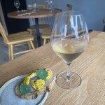 Nuy bistro and 菓子屋四枝 - 