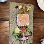 Le Delizie Del Mondo - 自家製パテ・ド・カンパーニュ
      （三元豚、フォアグラ、レバーなどのテリーヌ）
