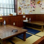 こだわりらーめん　麺太 - 小上がりテーブル席2卓