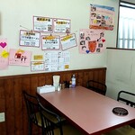 こだわりらーめん　麺太 - テーブル席2卓