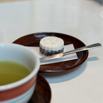 銀座天一 - コースの和菓子は落雁と餡子
