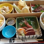 雪庭 - 本日のランチ。ドリンクはアイスコーヒー。