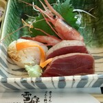 雪庭 - カツオのタタキも好き！ホタテ食べれないので残しました（汗）