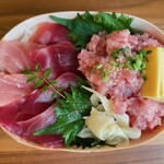 築地やまの - 海鮮ハーフ尽くし　本マグロ✖️ねぎとろ