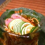 日本料理 幸庵 - 氷の器の鴨蕎麦アップ