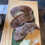 海わ屋 - 葉山牛にぎり(3貫)