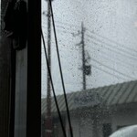 焼きもの家 慶 - 窓ガラスが超キッタネー^_^； 9年以上拭いてないのでは