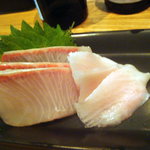 下総屋 - 生き〆カンパチ（背側と腹）