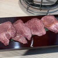 個室 炭火焼肉 本川越 尊 - 