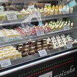 トシ・ヨロイヅカ 東京 - 