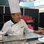 トシ・ヨロイヅカ 東京 - 