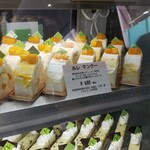 トシ・ヨロイヅカ 東京 - 