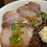 麺屋くろ松 - 炭焼きチャーシューは欠かせない！！