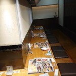 魚民 - カウンター席です。