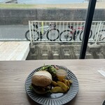 THE FANTASTIC BURGER - 