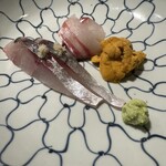 富小路 やま岸 - お刺身は塩〆の鯛、雲丹、鬼アジ