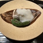 富小路 やま岸 - マナガツオ焼きに蕪餡かけ、山科とうがらし、器が立派