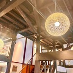 日和山 小幡楼 ヒヨリベーカリー＆カフェ - ベーカリーコーナーの横から2階に上がれます！