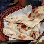 タンドールバル カマルプール - ナン380円