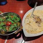 ラムミントカレー1470円　牡蠣の白カレー1450円