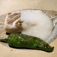 富小路 やま岸 - 淡路の真魚鰹　上に蕪餡