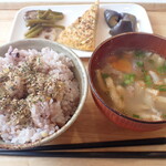 トーコーキッチン - イタリアンオムレツ　副菜二品、豚汁、ご飯