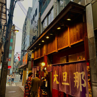 昼から飲める大衆酒場。気軽さ、解放感、コスパ、12時オープン