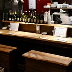 餃子とスパークリング バブルス - カウンター席