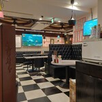 大衆酒場 酔仙 - 内装がすごい。普通の居酒屋じゃないね。以前はクラブかなんかだったのかな。