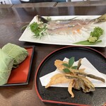 さぎり屋 - お刺身の皮の唐揚げも提供されます