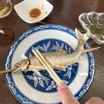 さぎり屋 - 身を箸で押さえて