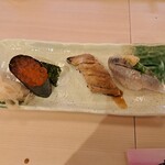すしざんまい匠 - いくらの軍艦巻き、穴子などの握り寿司です。
