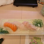 すしざんまい匠 - キングサーモン、ぶりトロなどの握り寿司です。
