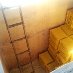 MARUFUJI WINERY - 赤ワインの発酵槽、壁は、コンクリートではなく、酒石が付かない加工がしてあります
