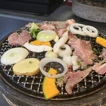 ひょっとこ - 最初お肉に焼き野菜サービスで付きます♪
