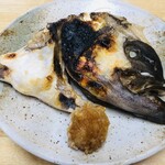 喫酒 フグさん - トビハタのアラ焼き  食べるトコ一杯で美味かった。