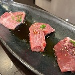 炭火焼肉 にく式 - ハラミ、カイノミ、カルビ